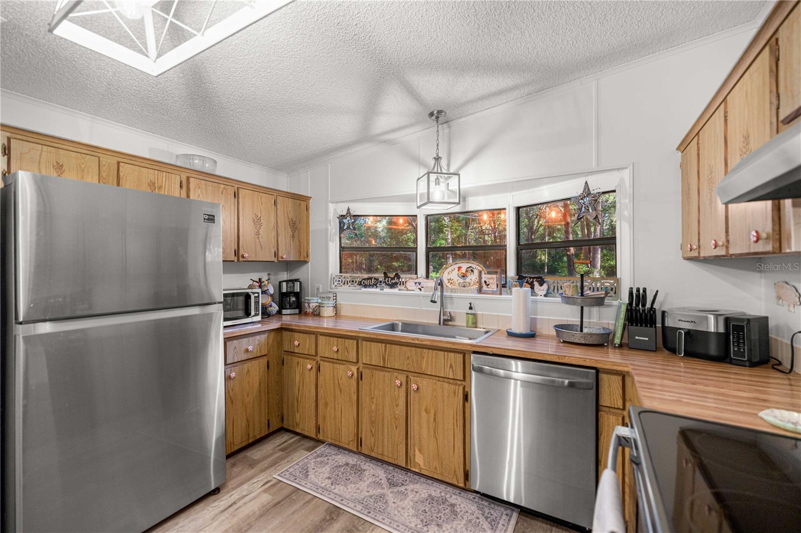 RALEIGH OAKS - Residential