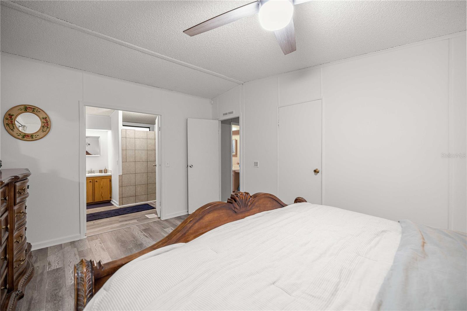 RALEIGH OAKS - Residential
