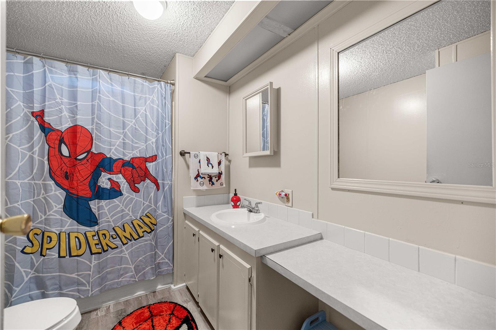 RALEIGH OAKS - Residential