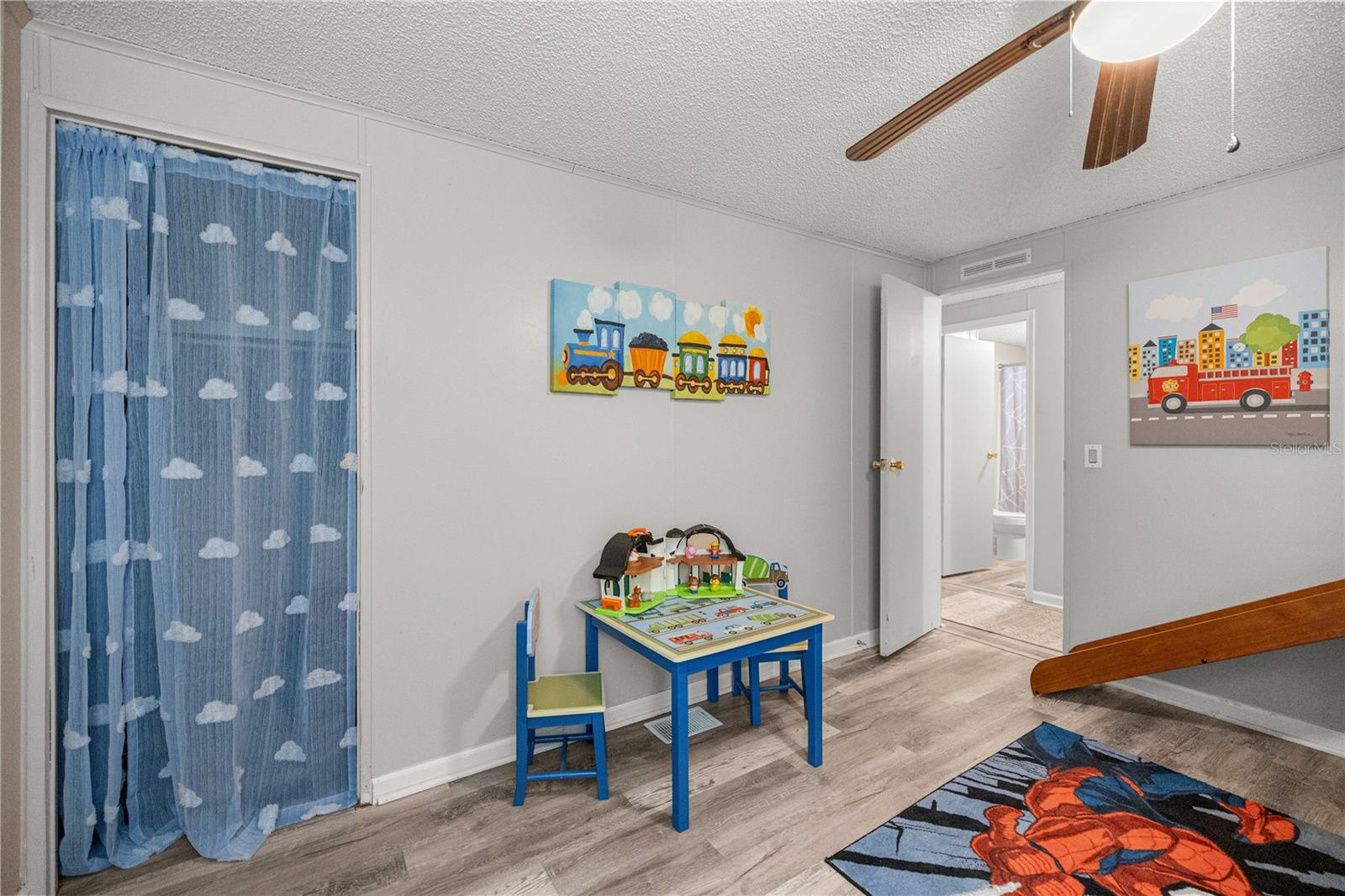 RALEIGH OAKS - Residential