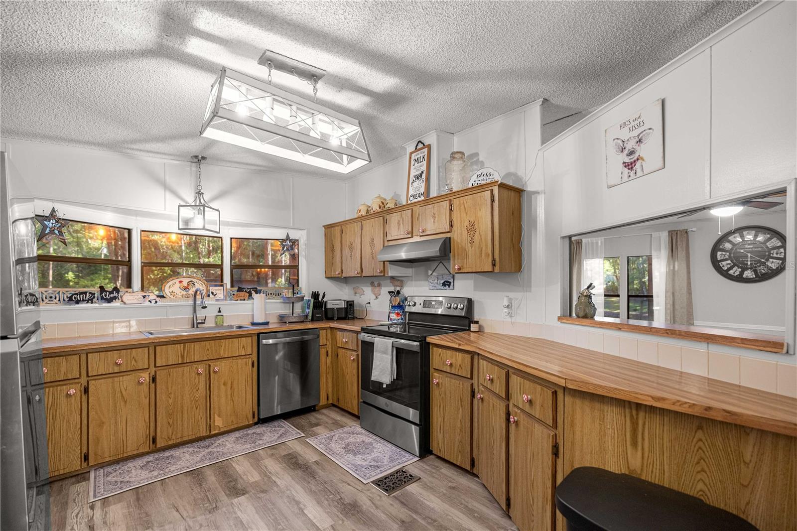 RALEIGH OAKS - Residential