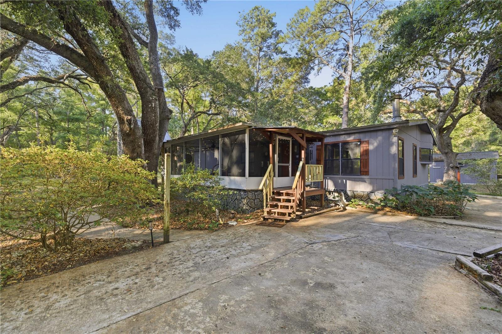 RALEIGH OAKS - Residential