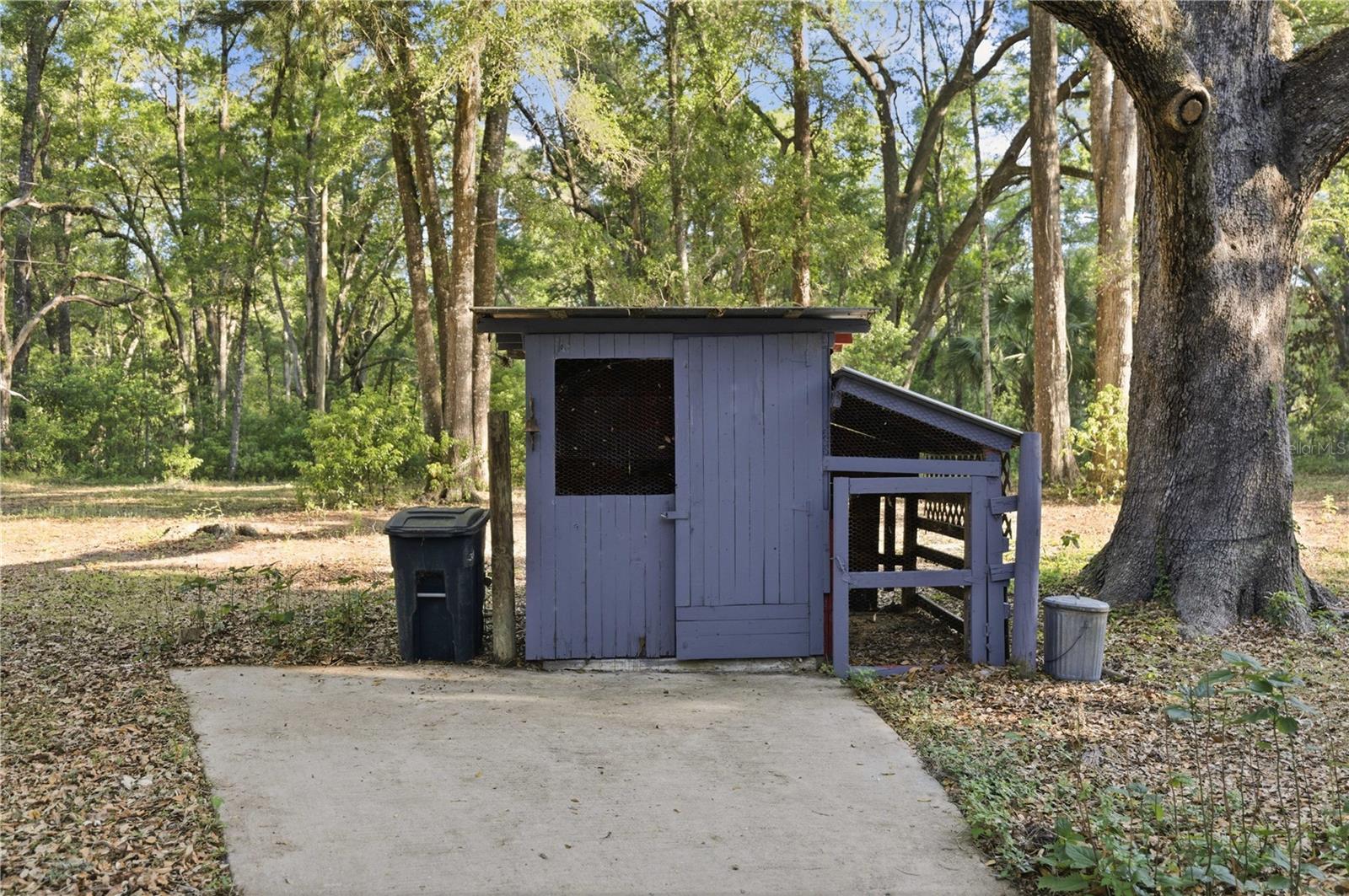 RALEIGH OAKS - Residential
