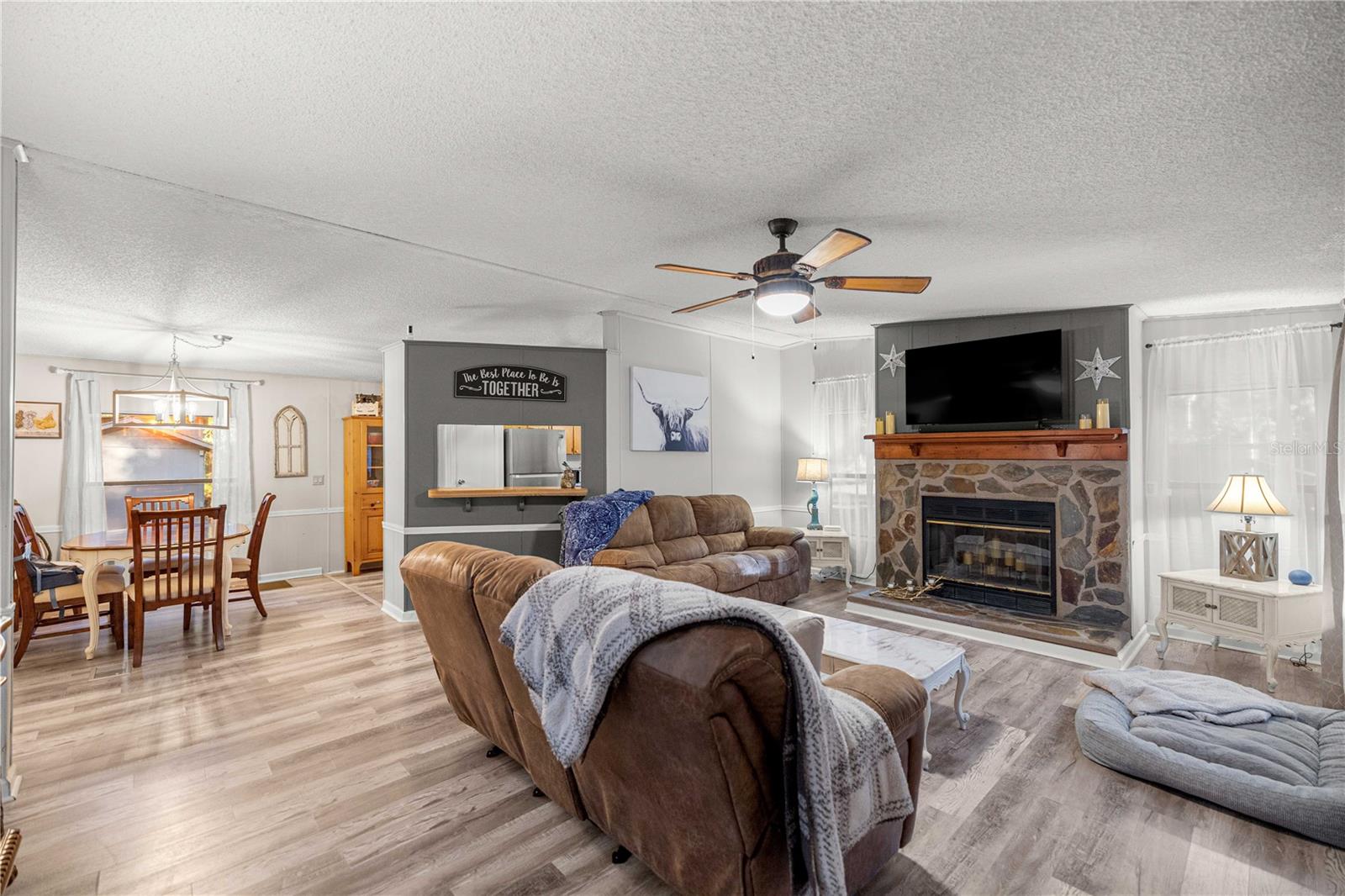 RALEIGH OAKS - Residential