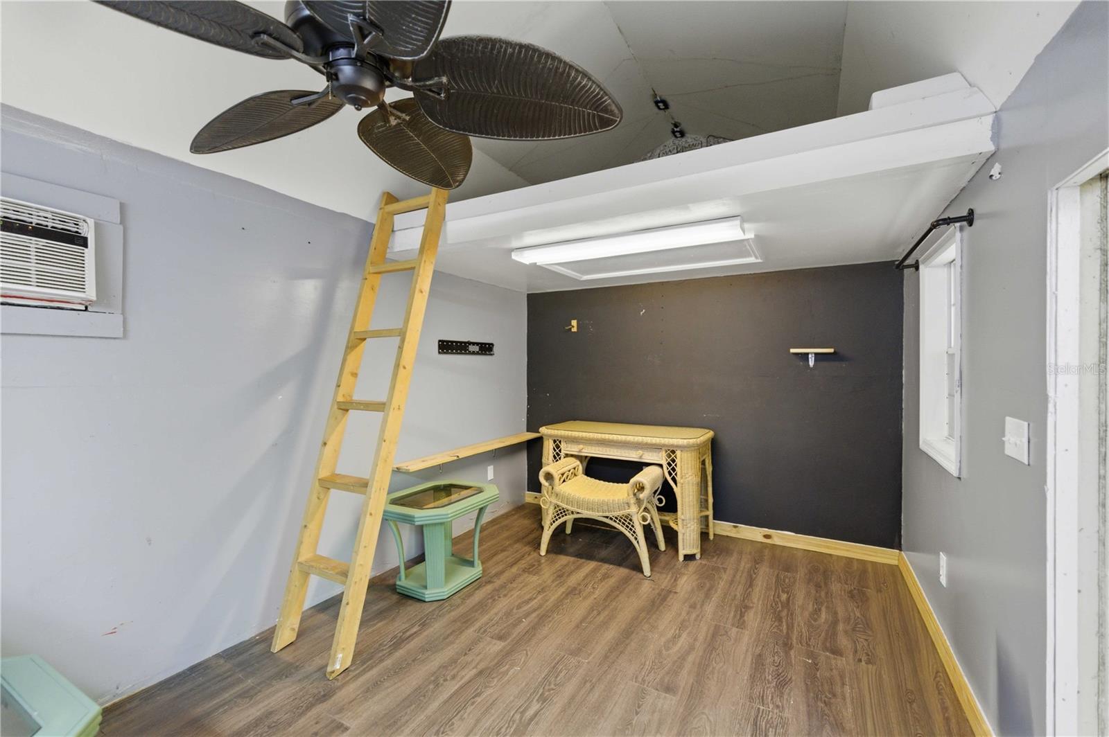 RALEIGH OAKS - Residential
