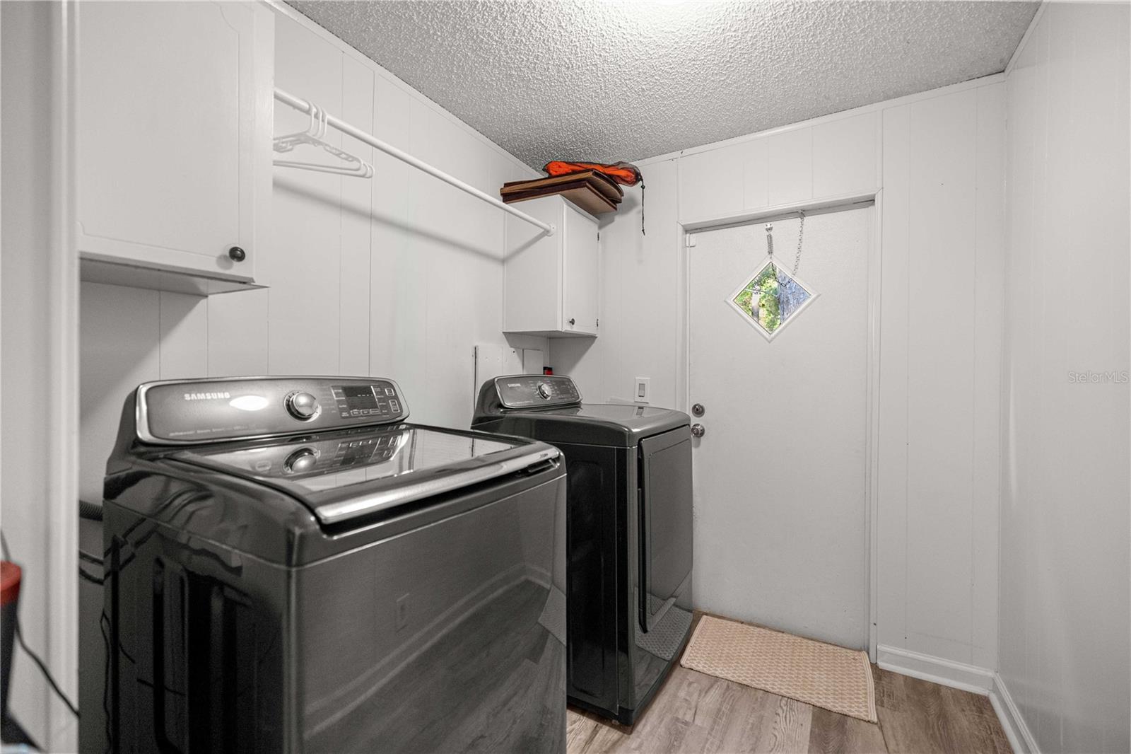 RALEIGH OAKS - Residential