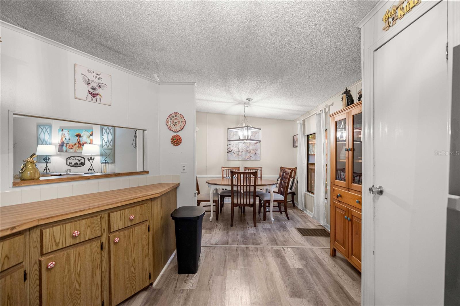 RALEIGH OAKS - Residential