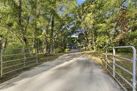 Photo of 7850 NE 178th Terrace, Williston, FL 32696 (MLS # OM723598)