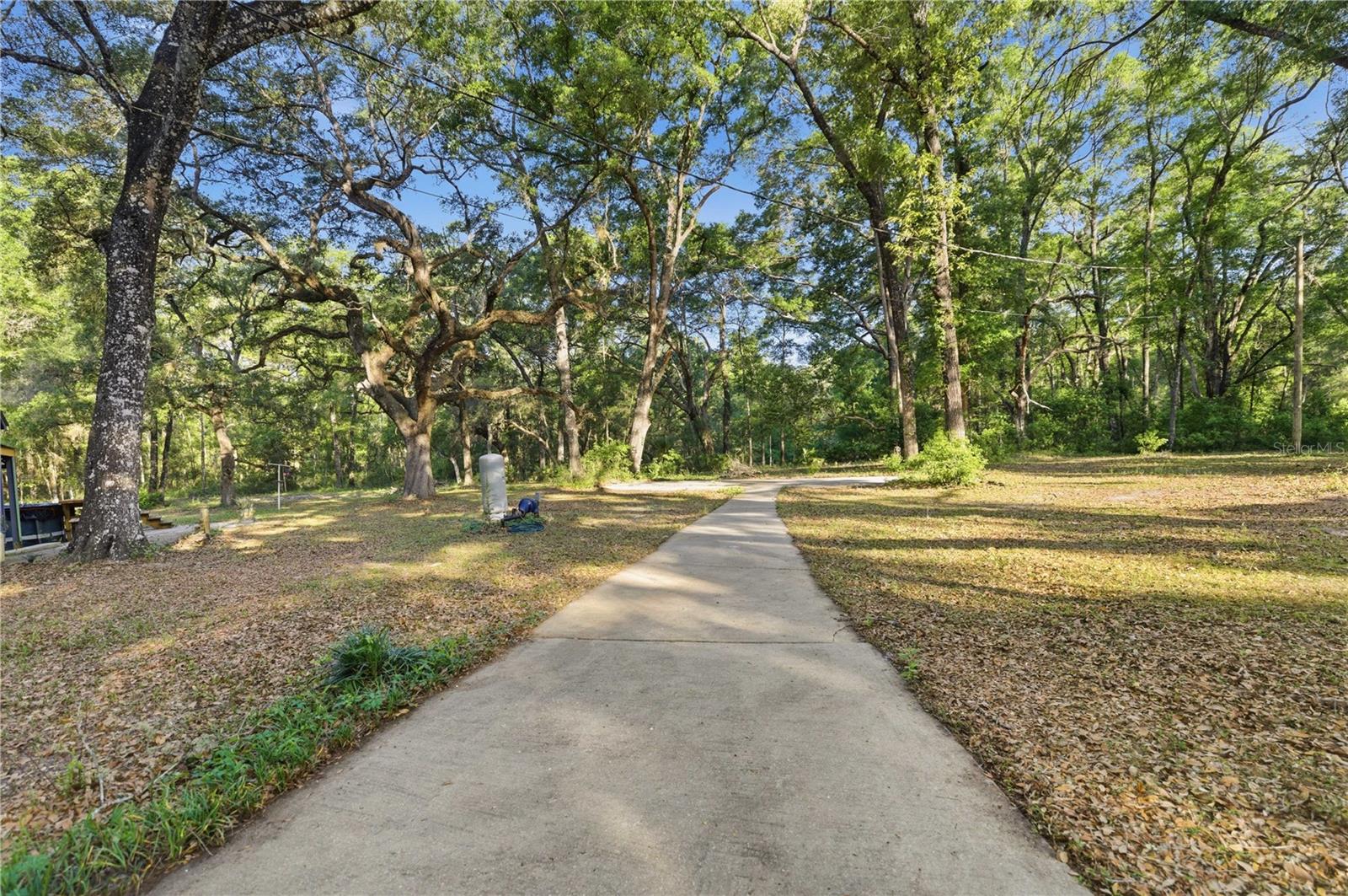 RALEIGH OAKS - Residential