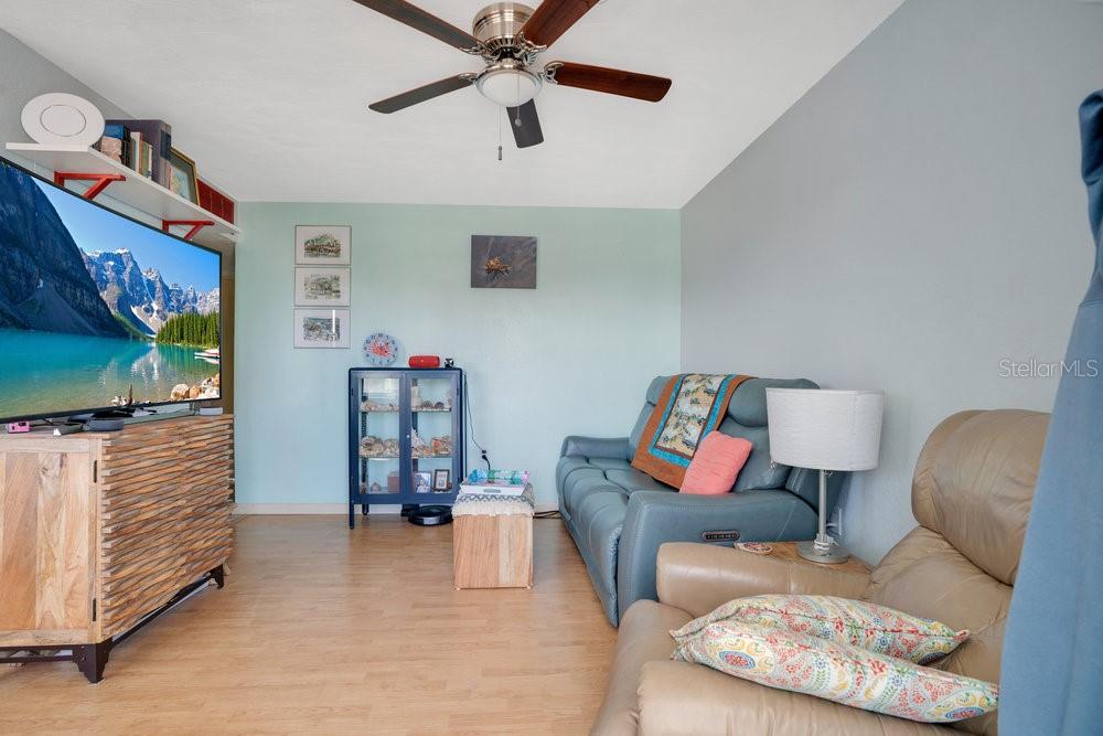 424 JOHNSON AVENUE 7