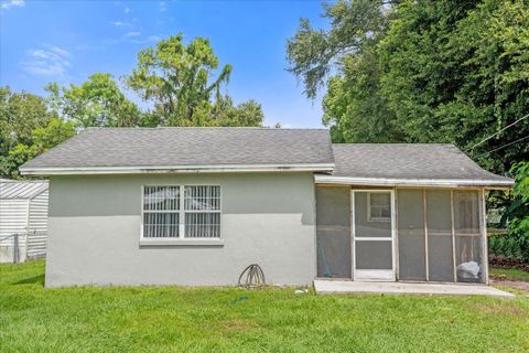 A home in WINTER HAVEN