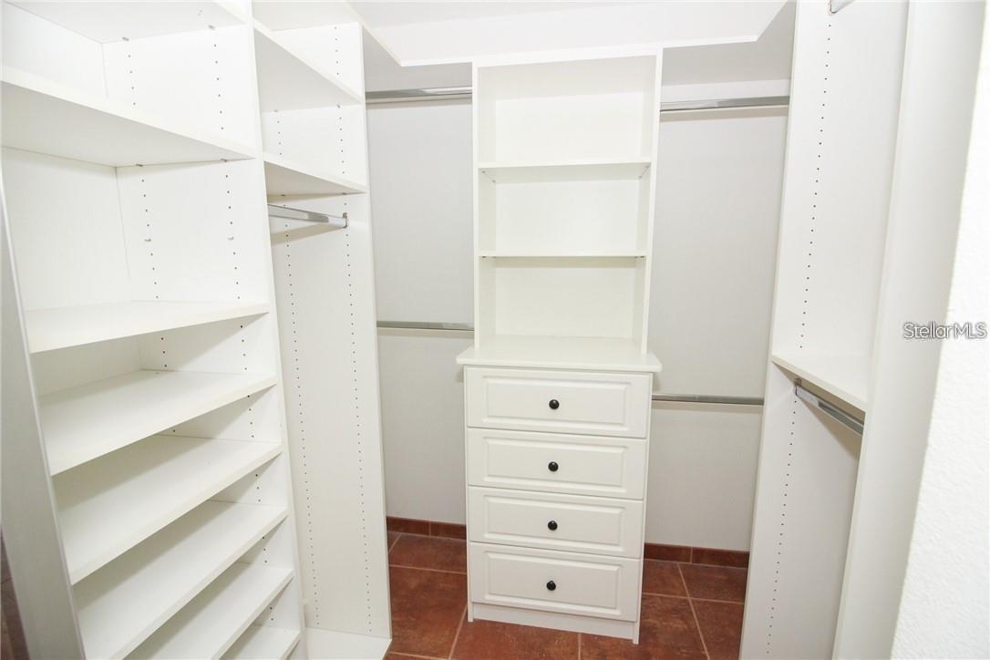 STONEWOOD MANORHOMES - Residential