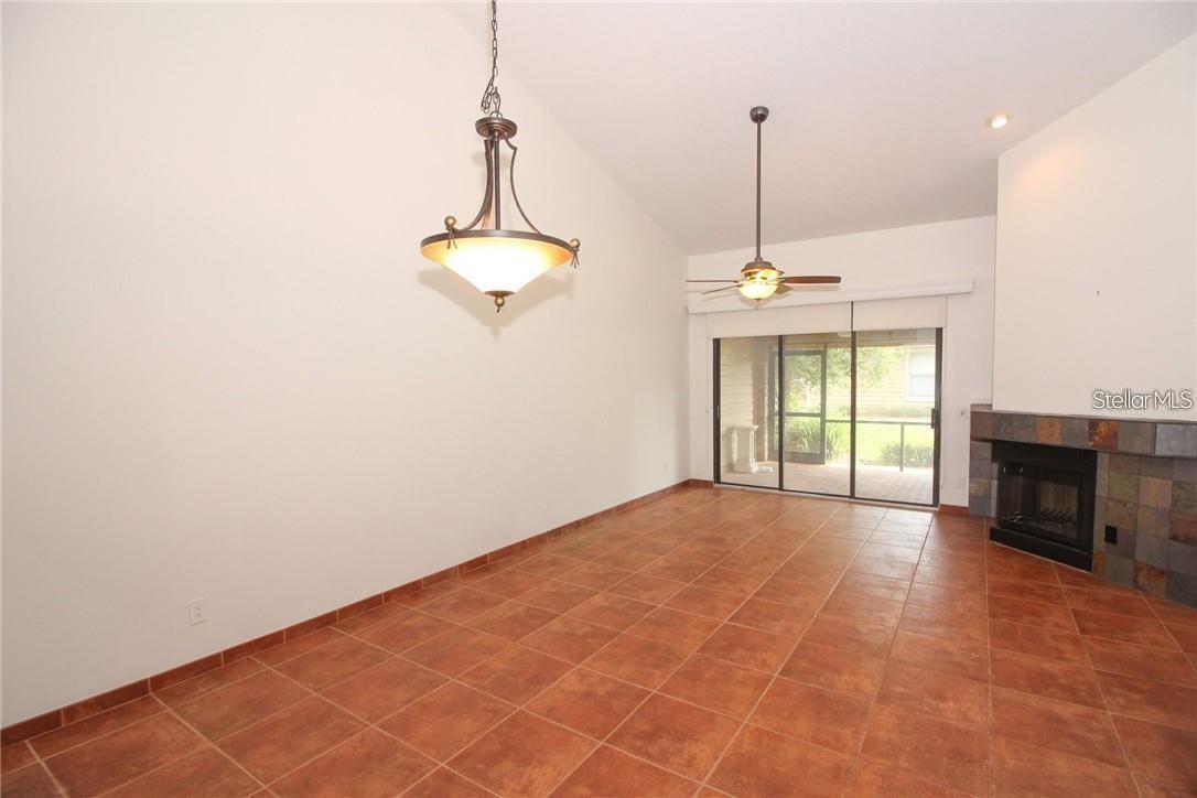 STONEWOOD MANORHOMES - Residential