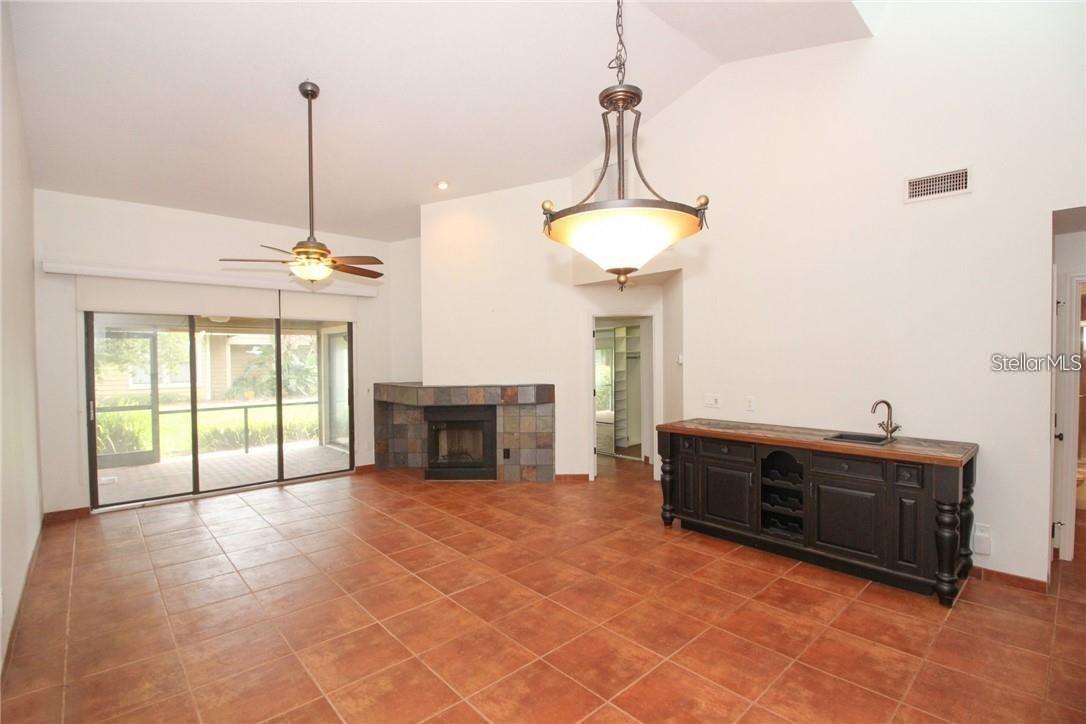 STONEWOOD MANORHOMES - Residential