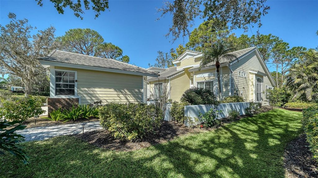 Photo of 7628 Whitebridge Glen, University Park, FL 34201 (MLS # A4678915)