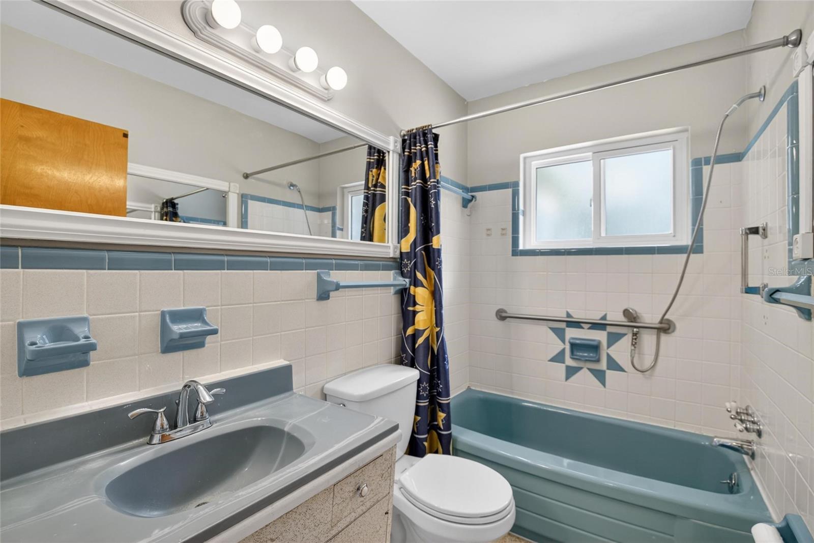 METEOR PLAZA 1ST ADD - Residential