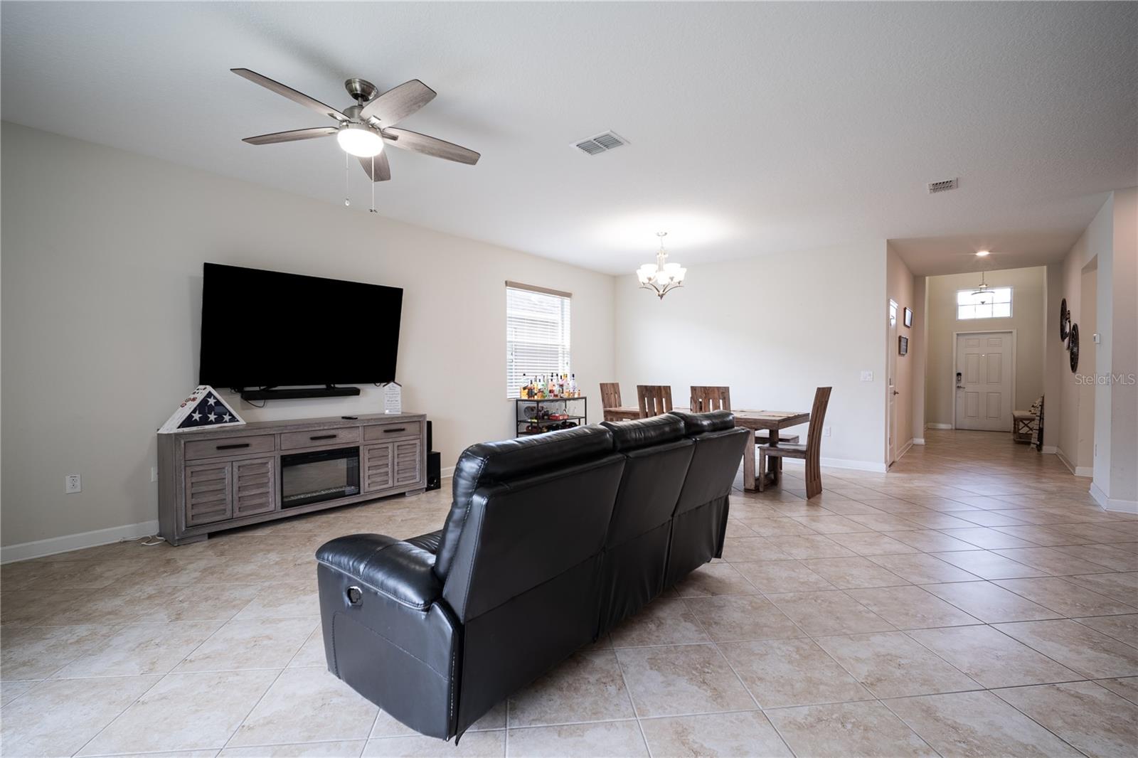4928 CORTLAND DRIVE
