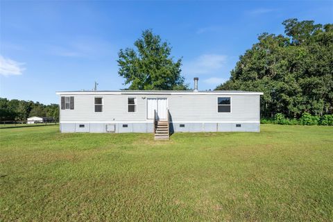 Photo of 3440 W Highway 329, Reddick, FL 32686 (MLS # GC534053)