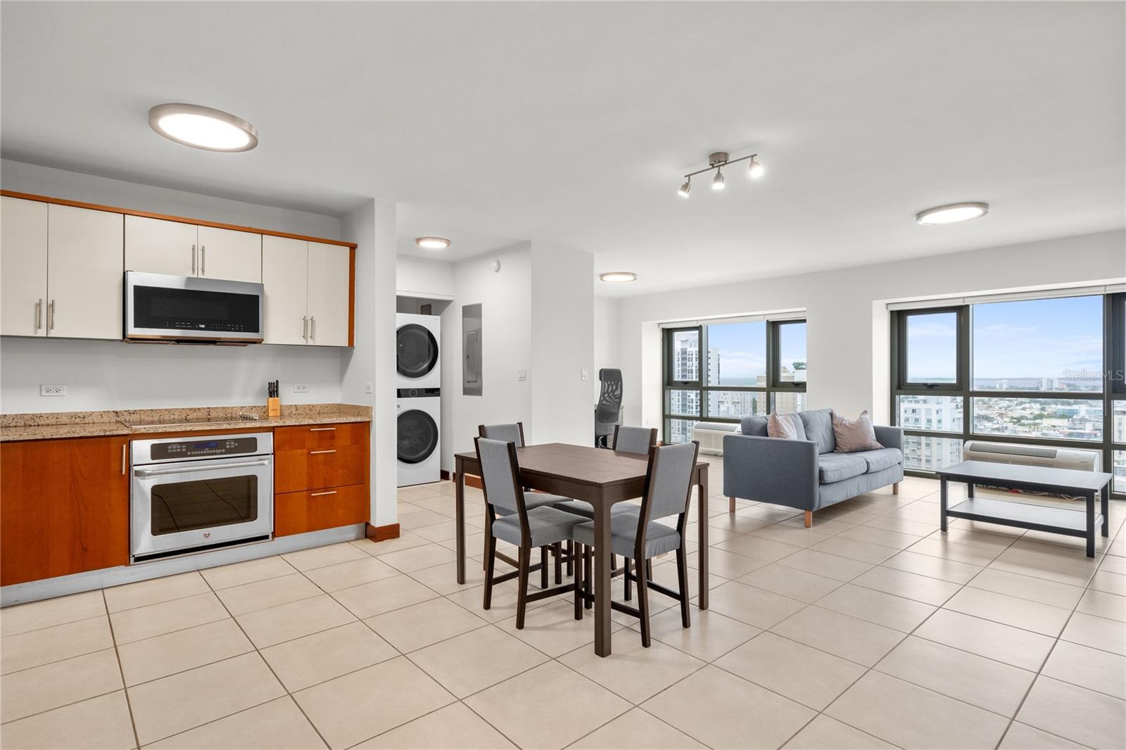 CONDOMINIO GALLERY PLAZA - Residential