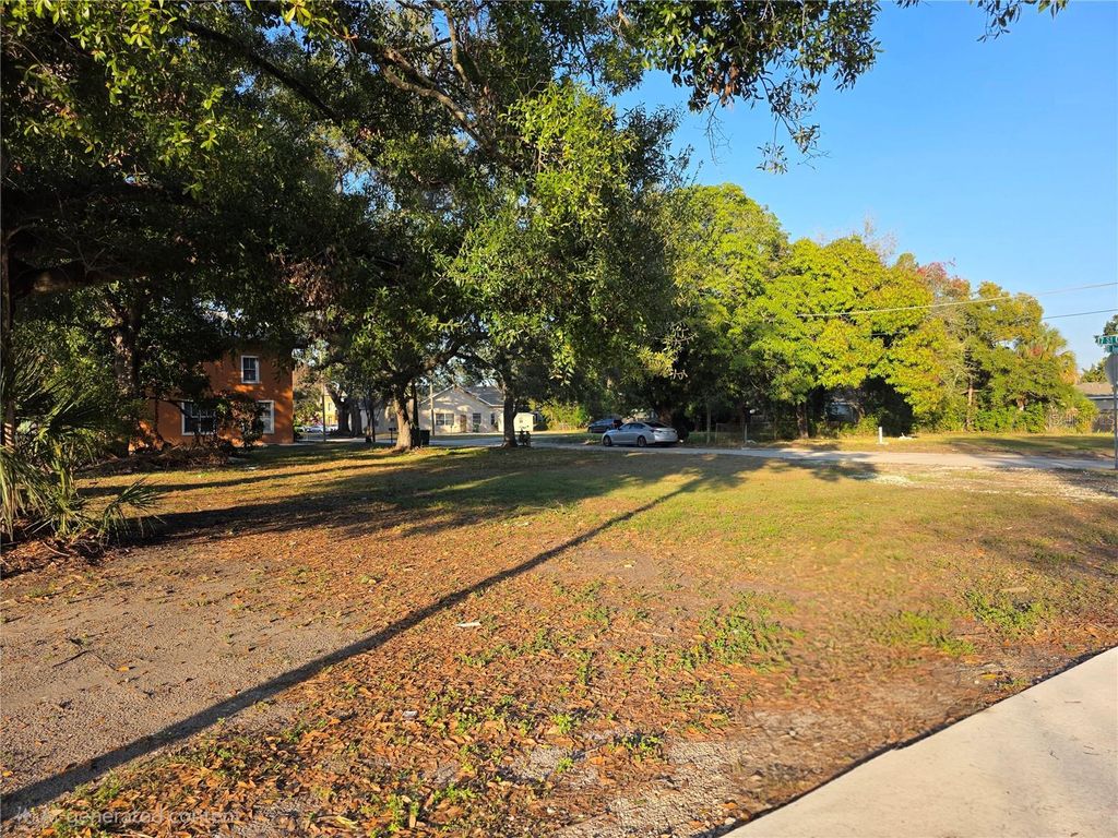 Photo of 1022 7th Street Court W, Bradenton, FL 34205 (MLS # TB8463817)