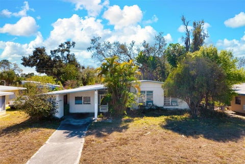 Photo of 2956 Greenbriar Street, Sarasota, FL 34237 (MLS # A4702699)