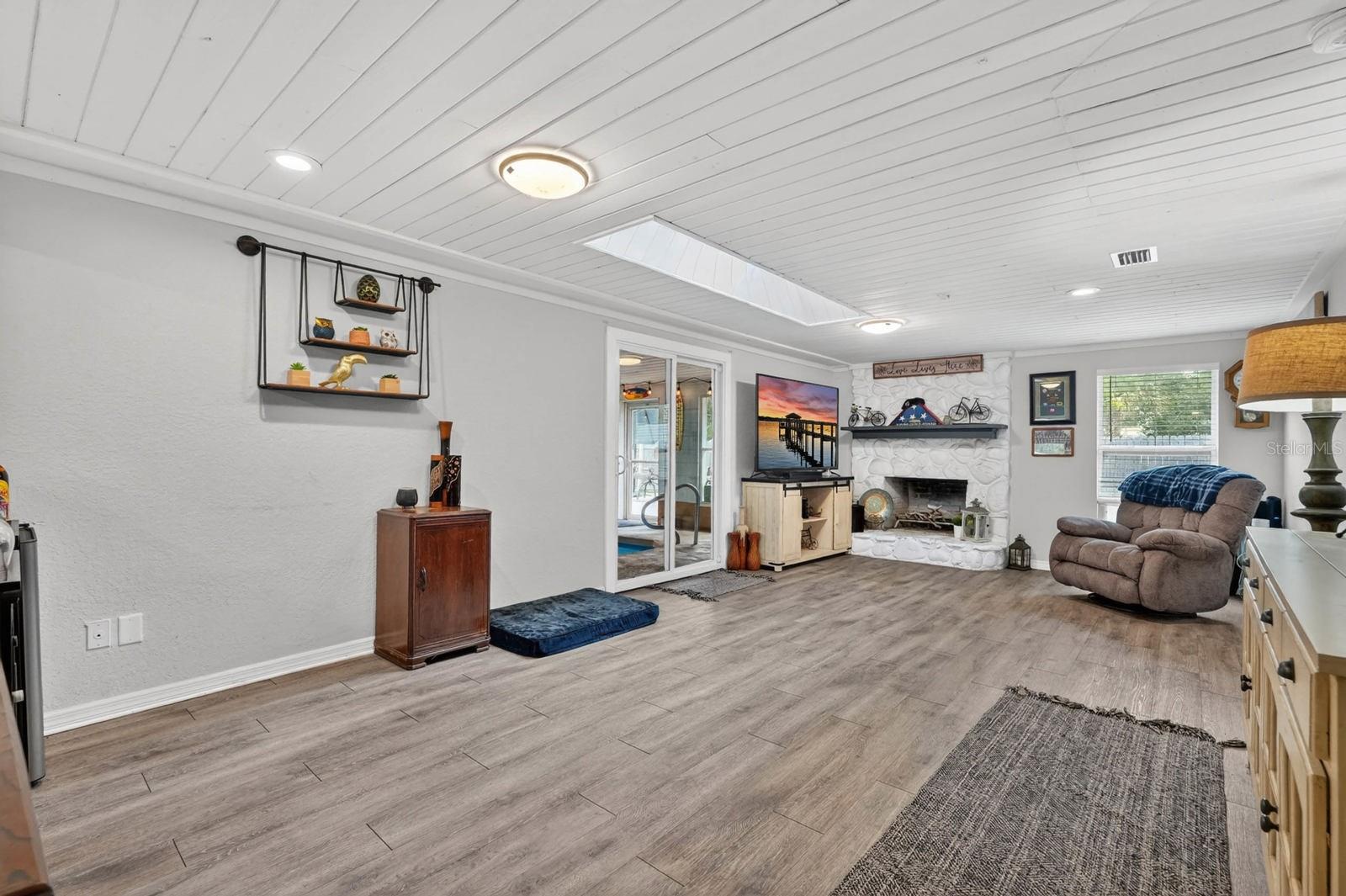 EDGEWATER ACRES UNIT 03 RESUB - Residential