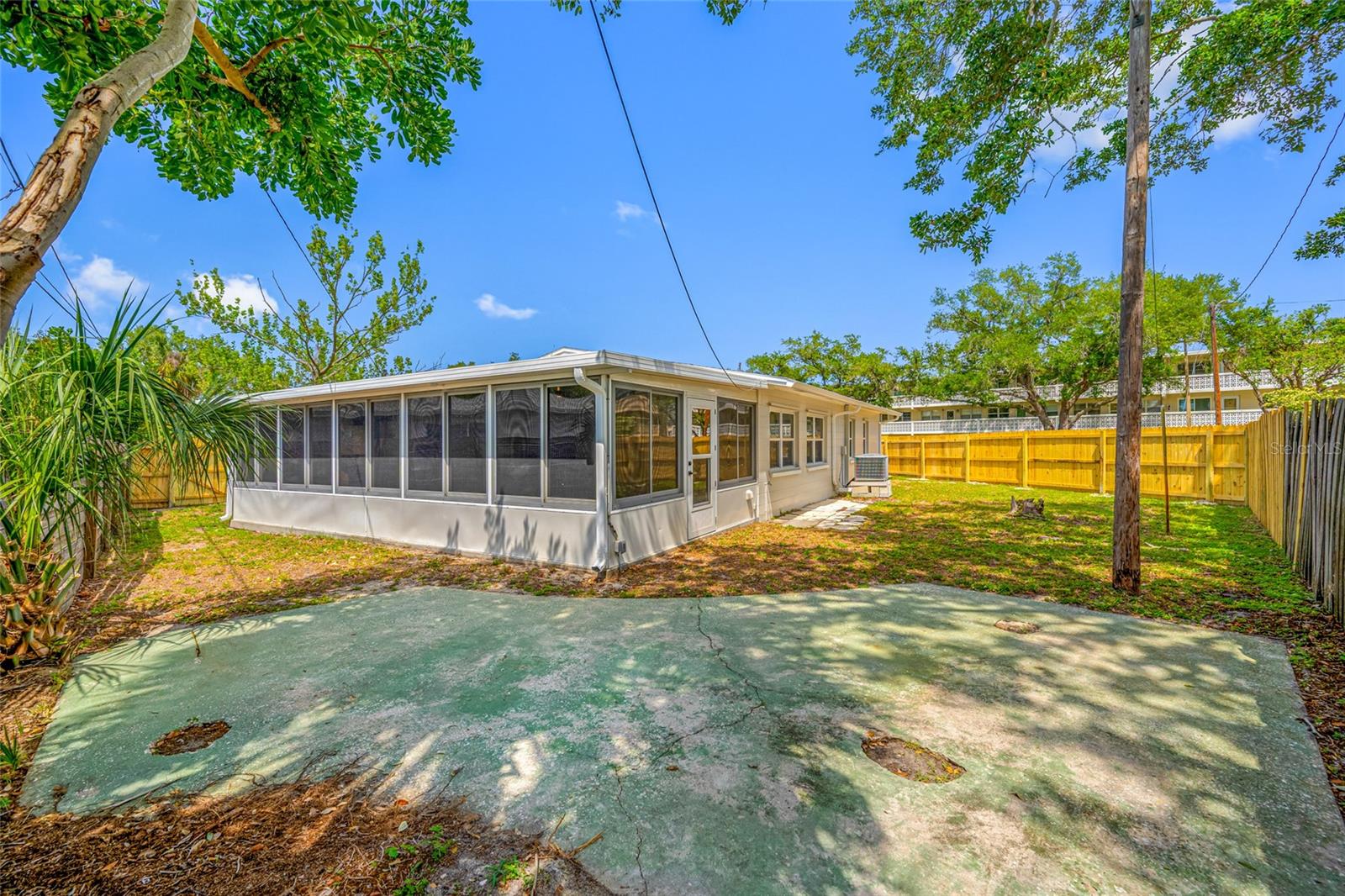 WINSTON PARK - Residential