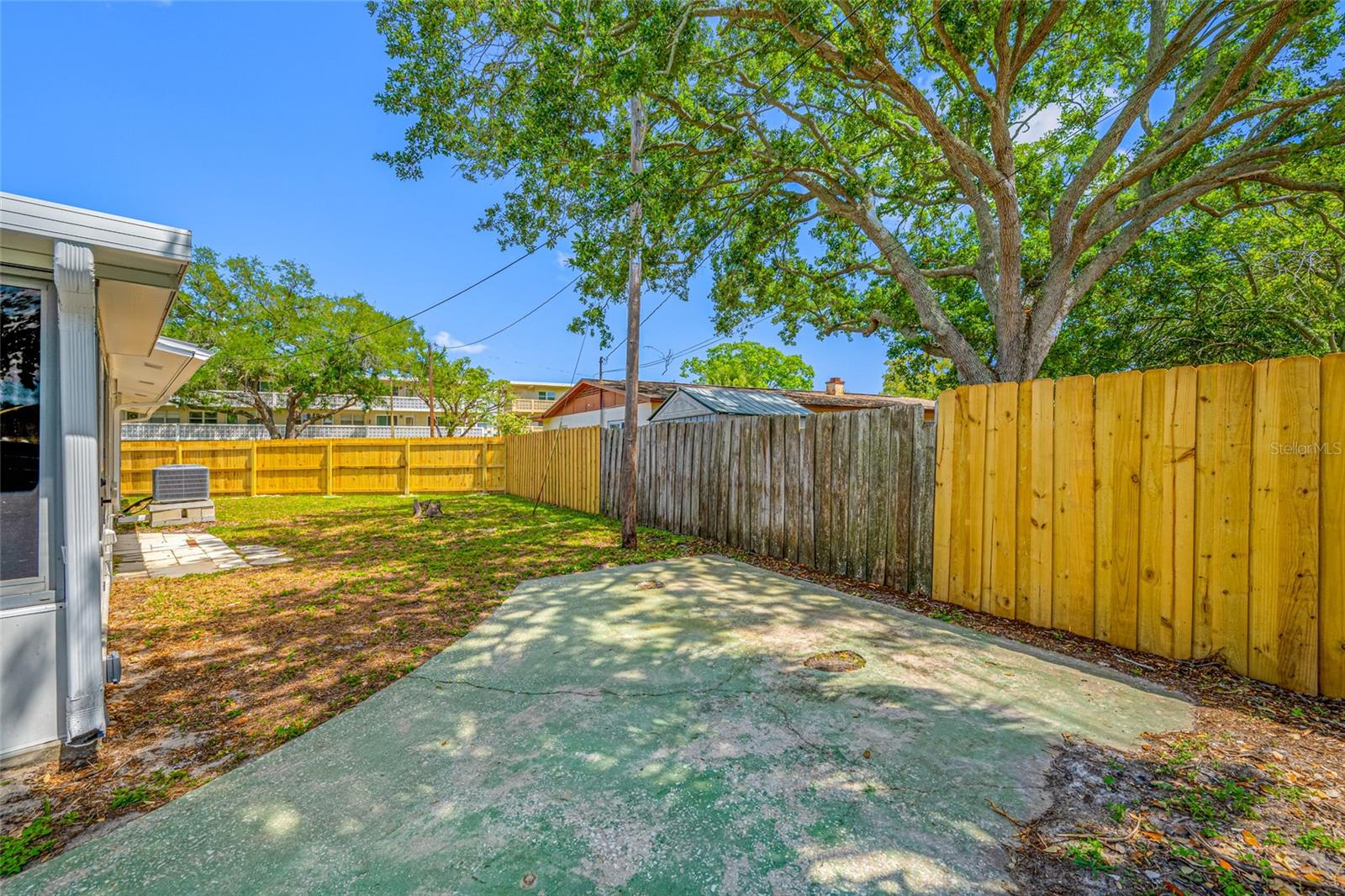 WINSTON PARK - Residential