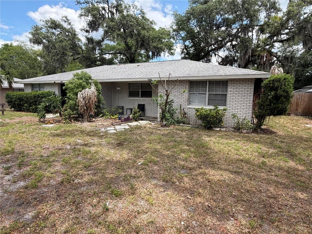Photo of 5305 Oakwood Court #17, Tampa, FL 33610 (MLS # K4903457)