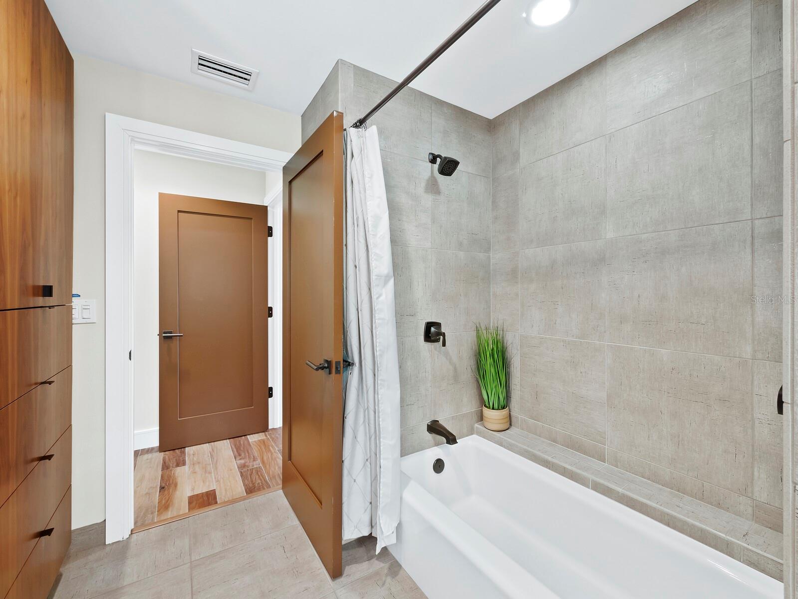 BIRD KEY SUB - Residential