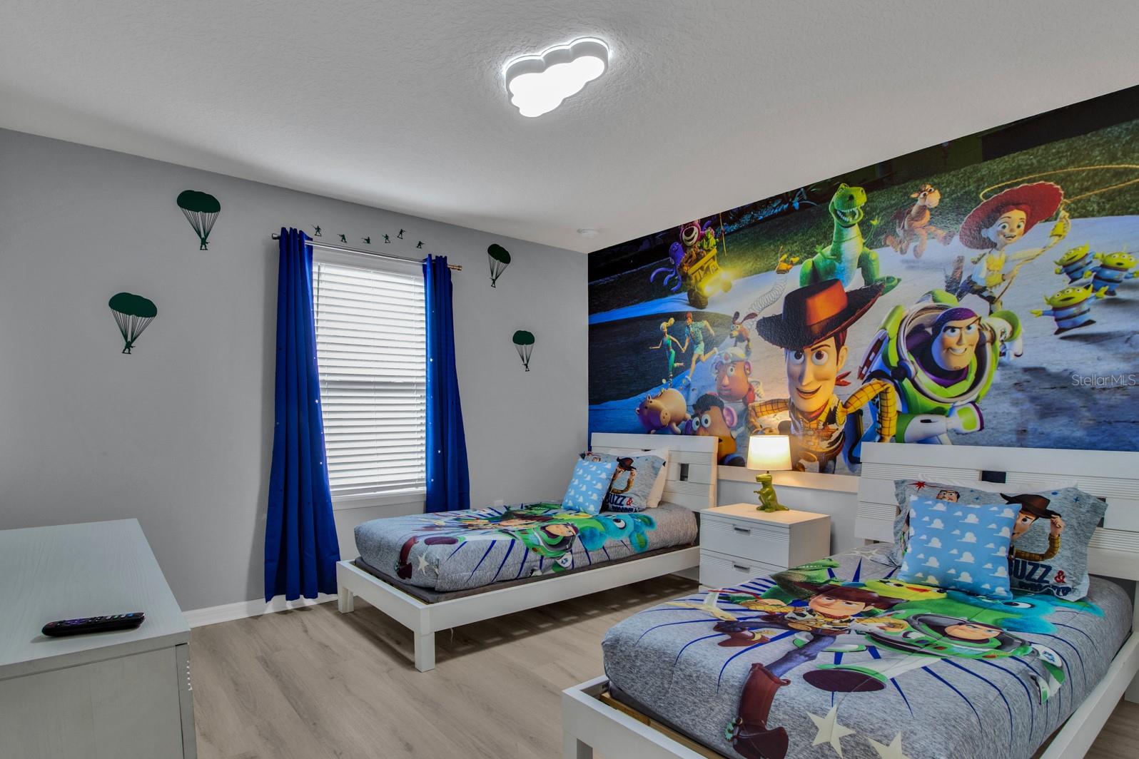 WINDSOR/WESTSIDE-PH 2B - Residential Lease