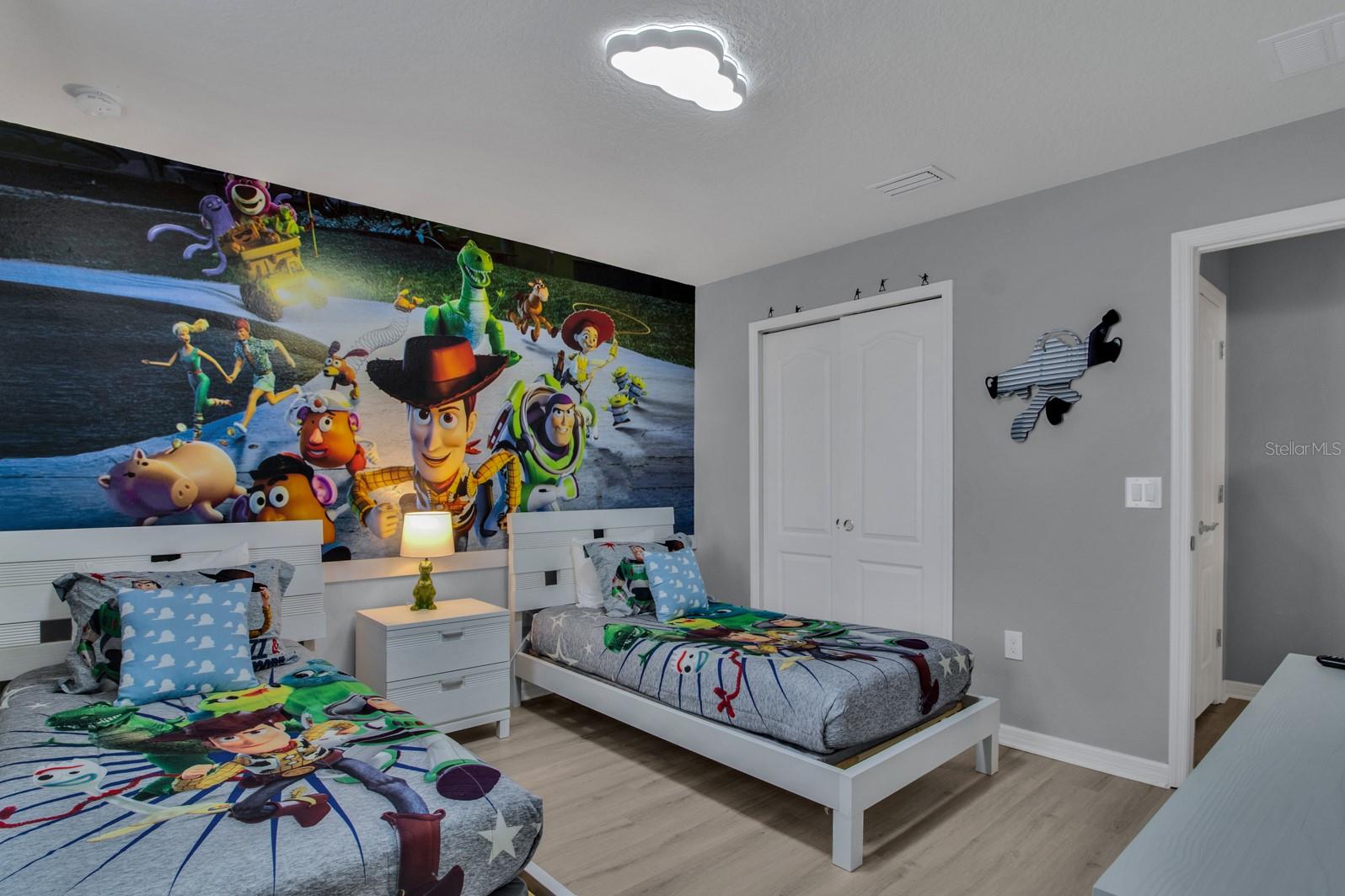 WINDSOR/WESTSIDE-PH 2B - Residential Lease