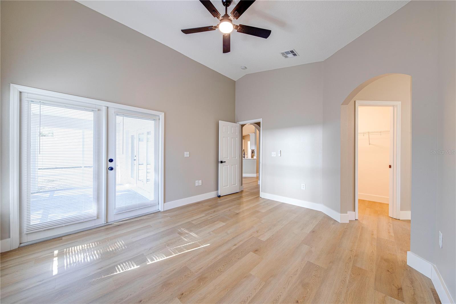 CARLTON VILLAGE PARK - Residential