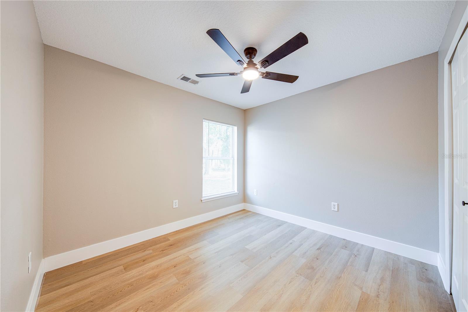 CARLTON VILLAGE PARK - Residential