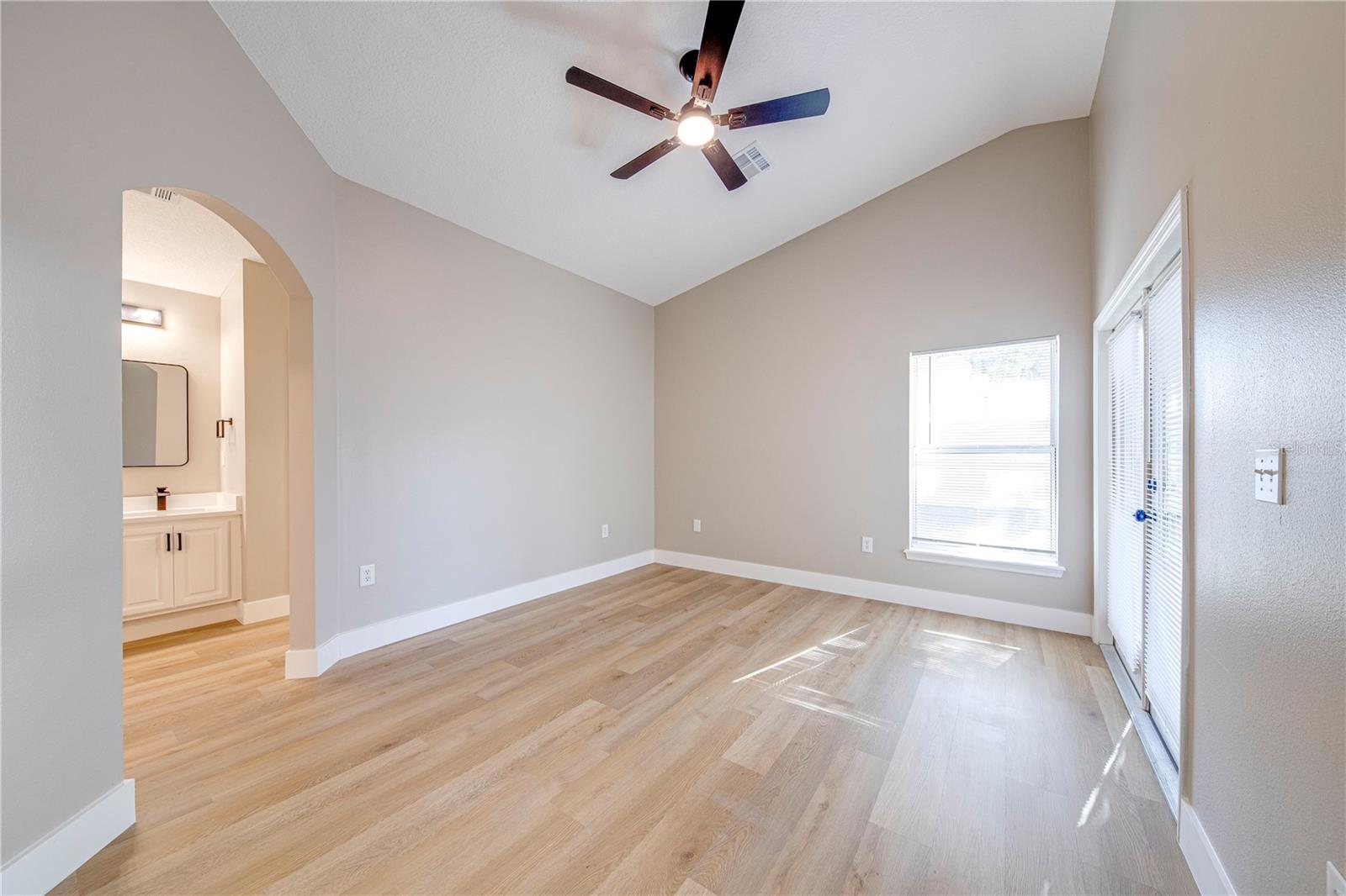 CARLTON VILLAGE PARK - Residential