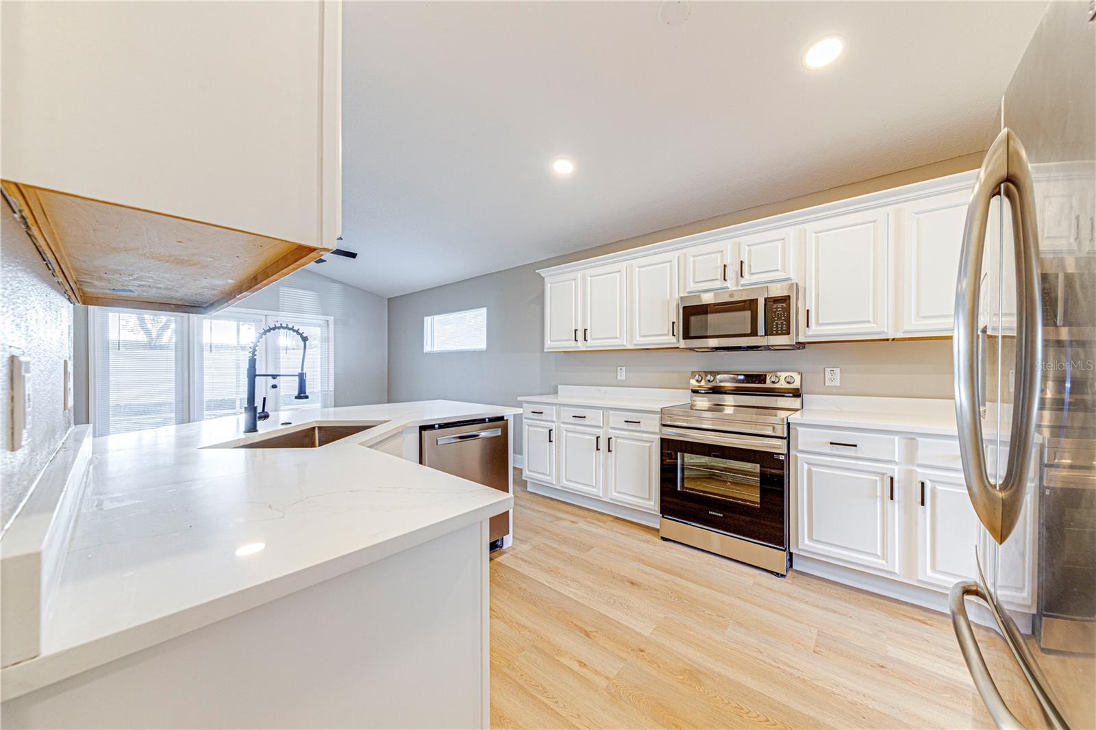 CARLTON VILLAGE PARK - Residential