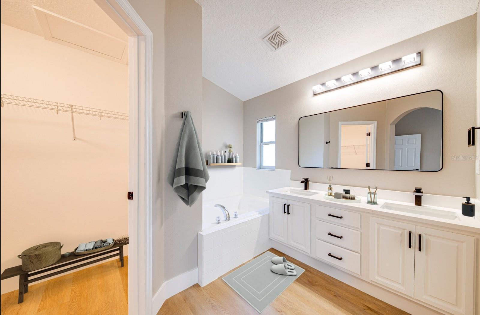 CARLTON VILLAGE PARK - Residential