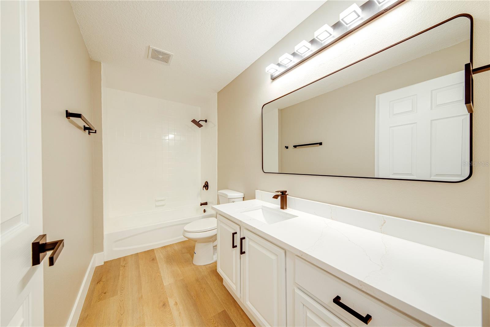 CARLTON VILLAGE PARK - Residential