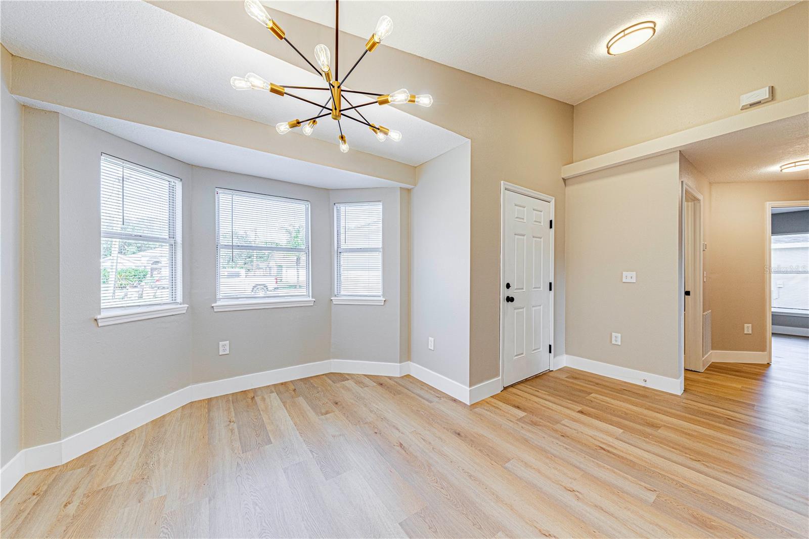 CARLTON VILLAGE PARK - Residential