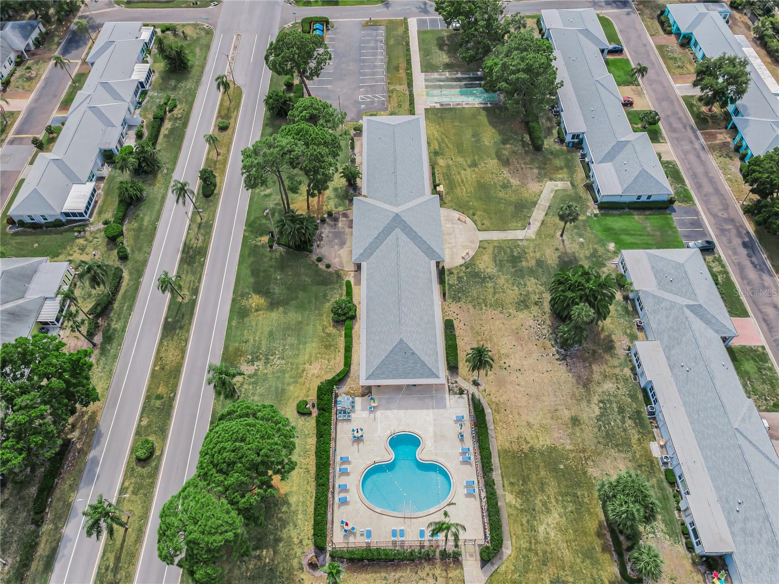 CHATEAUX DE BARDMOOR - Residential