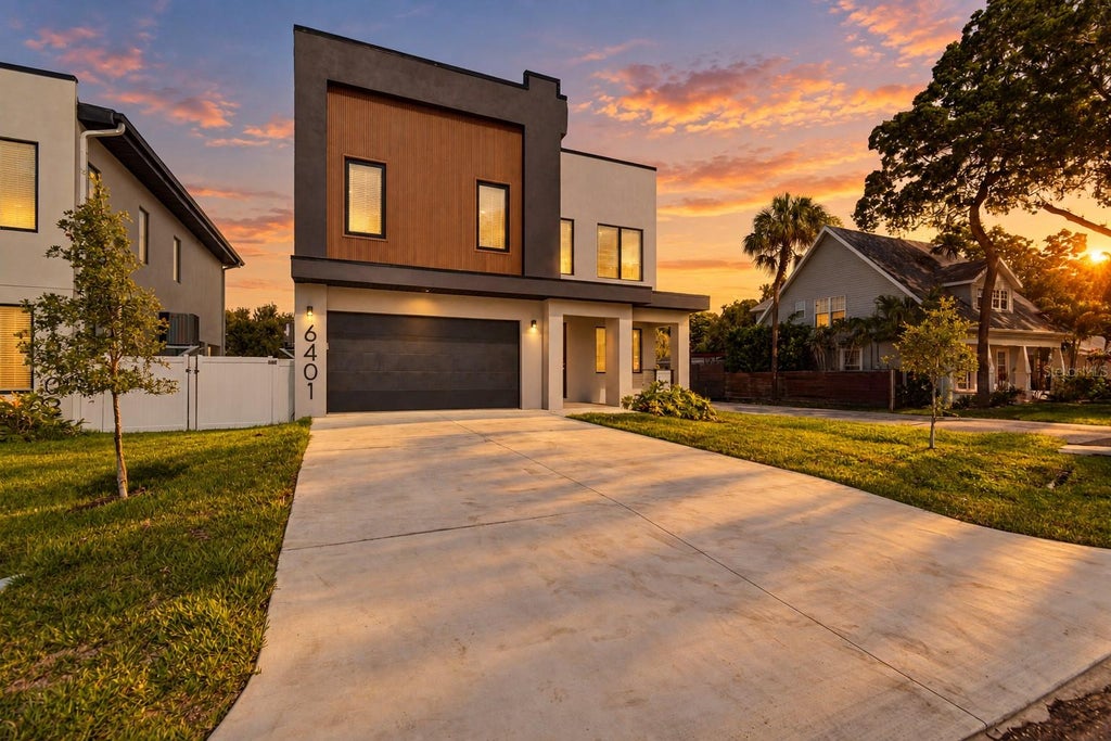 Photo of 6401 S Richard Avenue, Tampa, FL 33616 (MLS # TB8554459)
