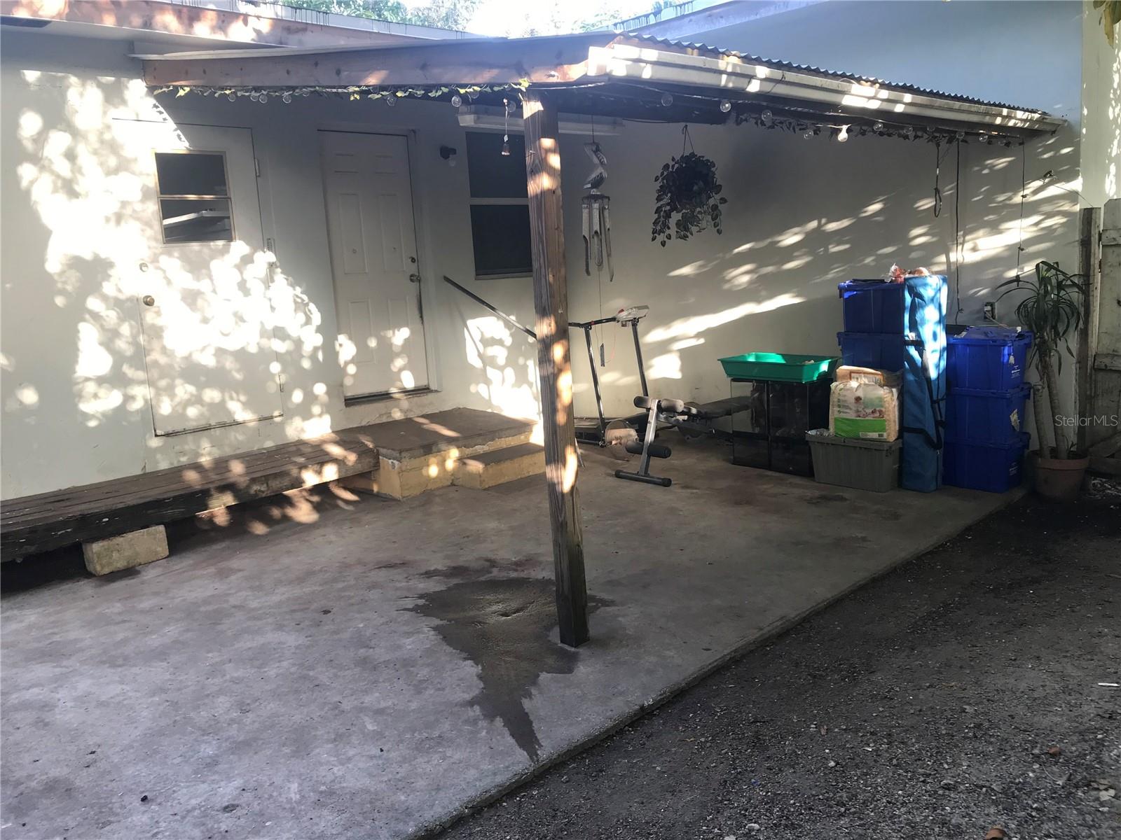 690 NW 1ST STREET
