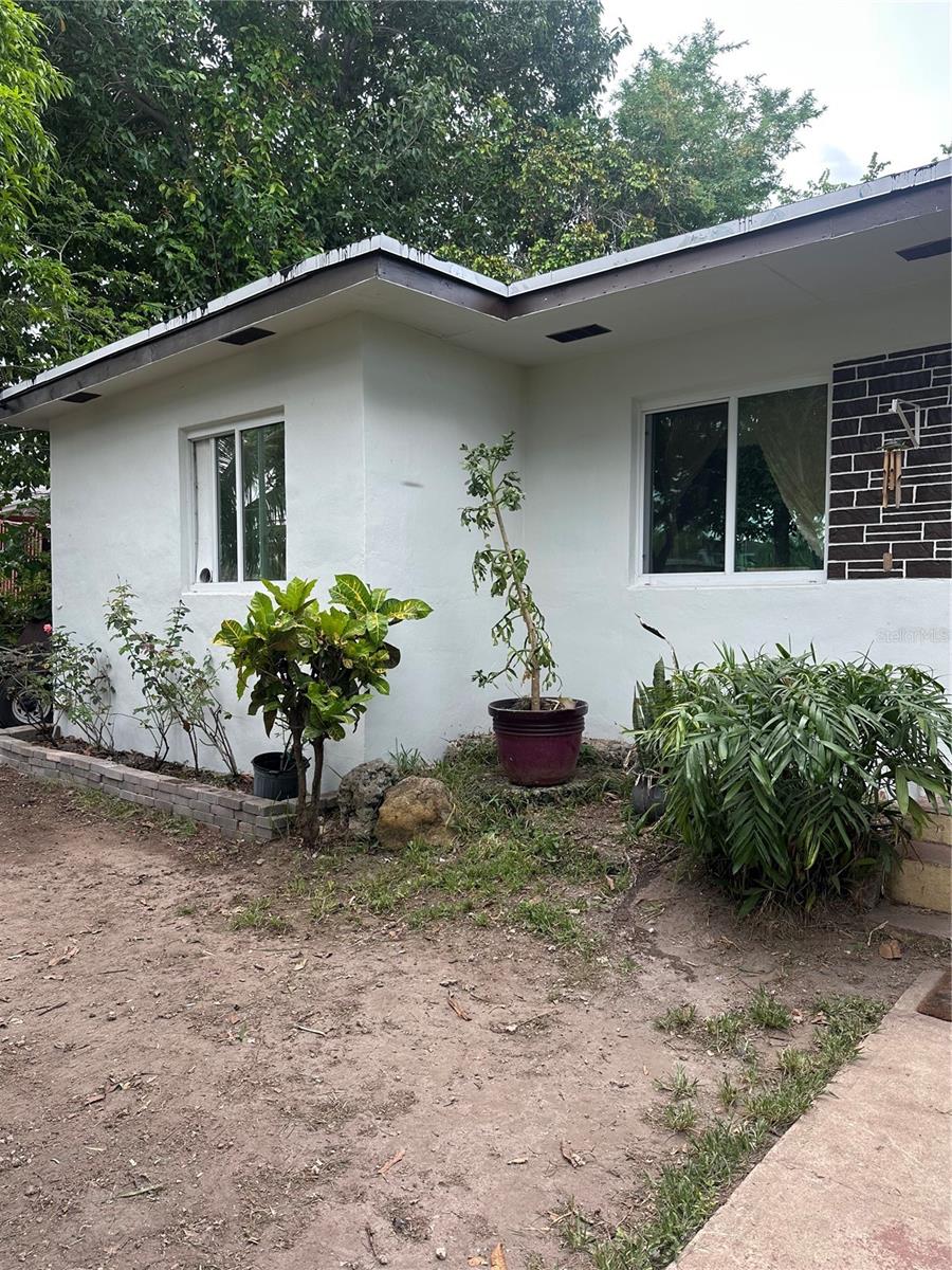 690 NW 1ST STREET