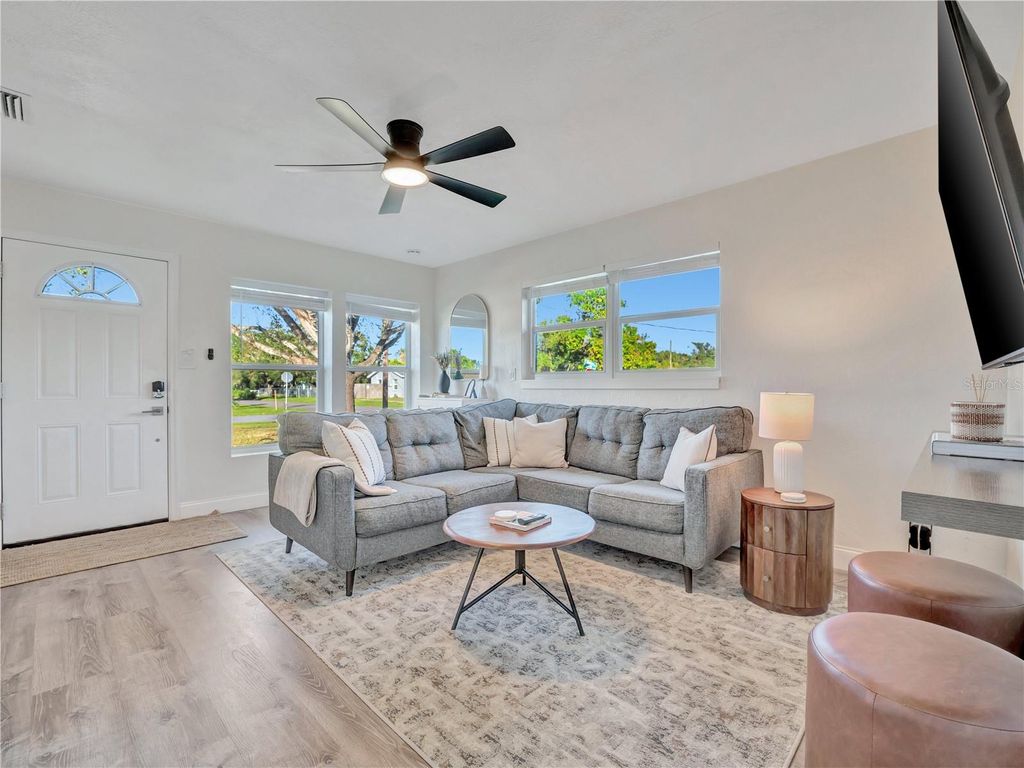 Photo of 4002 W Oklahoma Avenue, Tampa, FL 33616 (MLS # TB8500471)