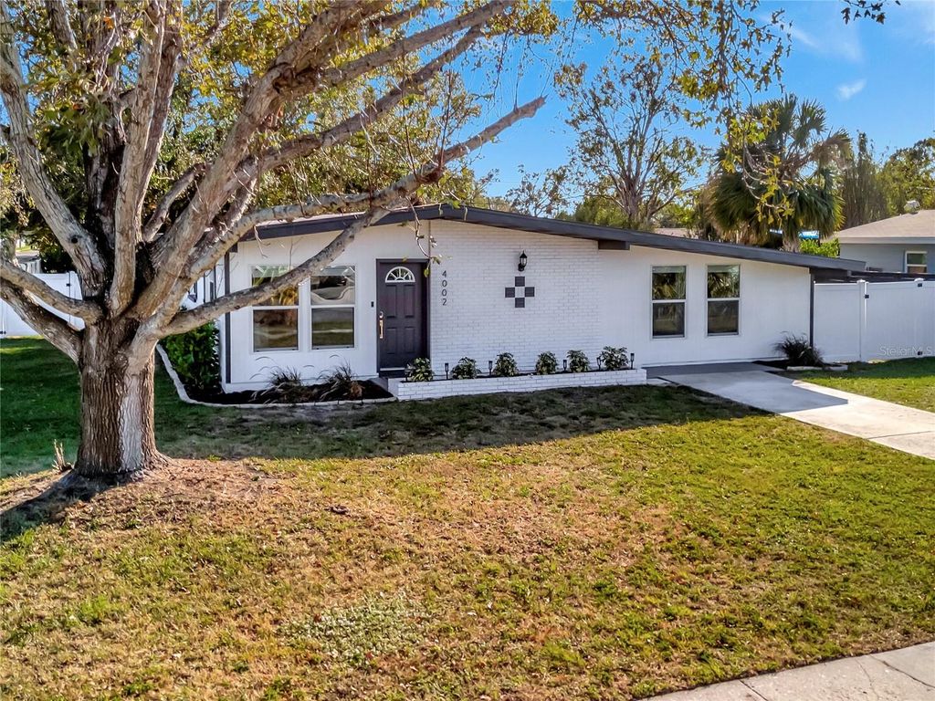 Photo of 4002 W Oklahoma Avenue, Tampa, FL 33616 (MLS # TB8500471)