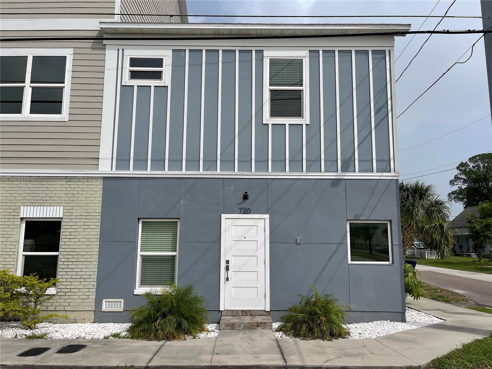 EAST CHANNELSIDE TWNHMS - Residential Lease
