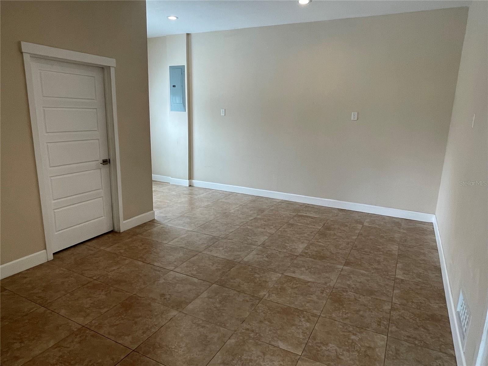 EAST CHANNELSIDE TWNHMS - Residential Lease