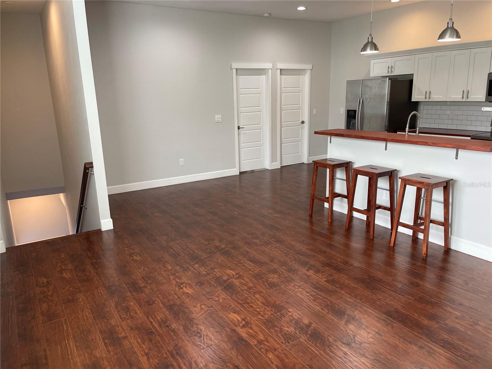 EAST CHANNELSIDE TWNHMS - Residential Lease