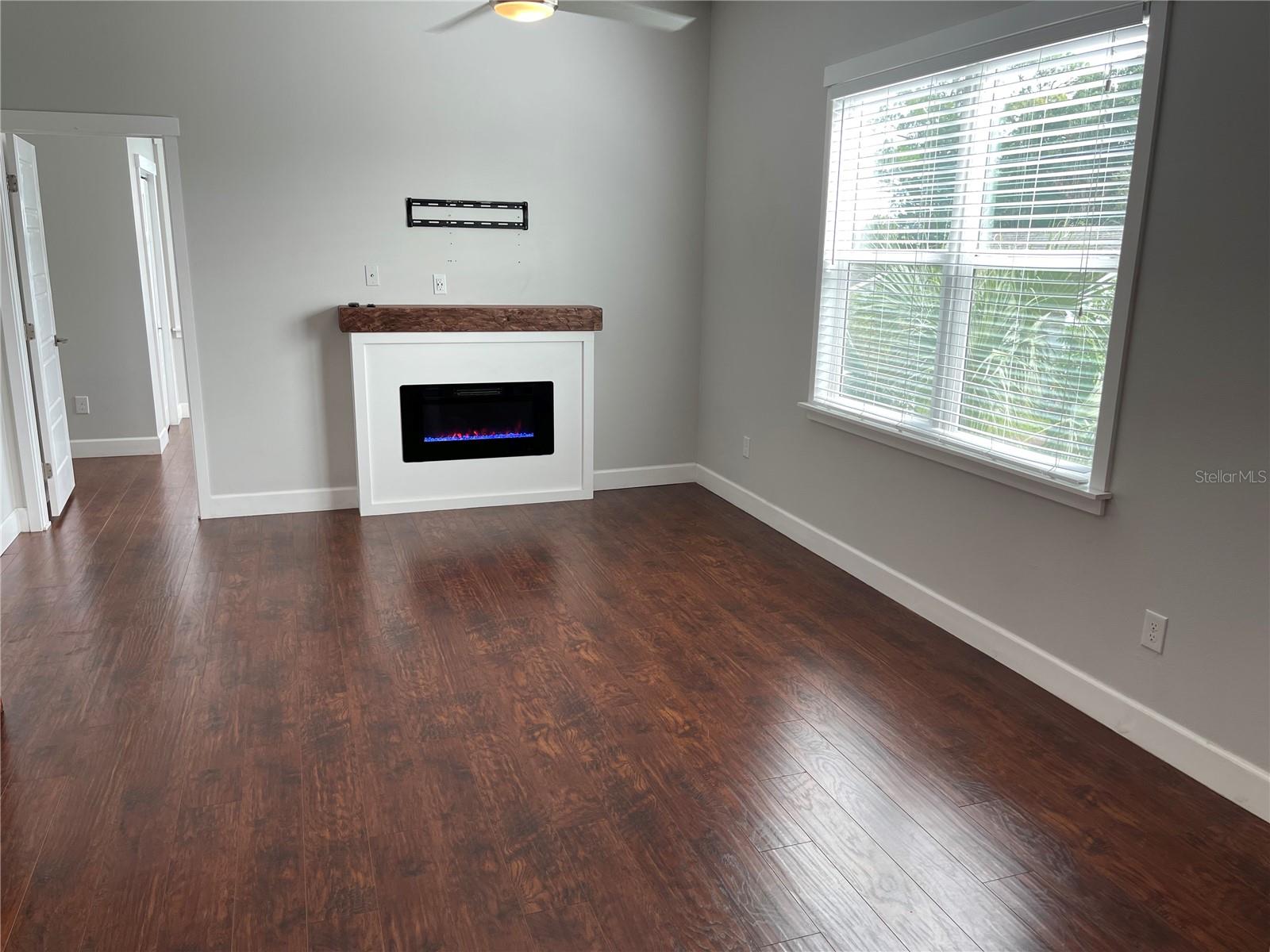 EAST CHANNELSIDE TWNHMS - Residential Lease