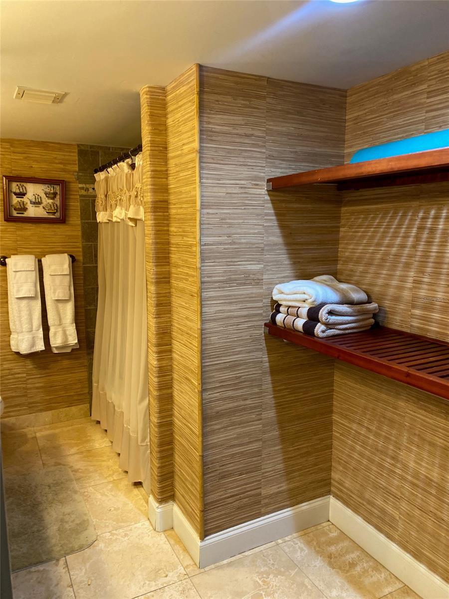 Pelican - Residential